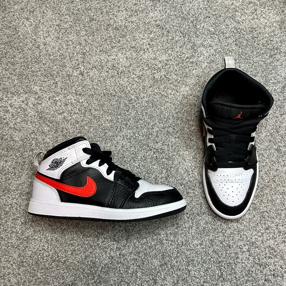 Nike Air Jordan 1 Mid PS 'Chile Red'